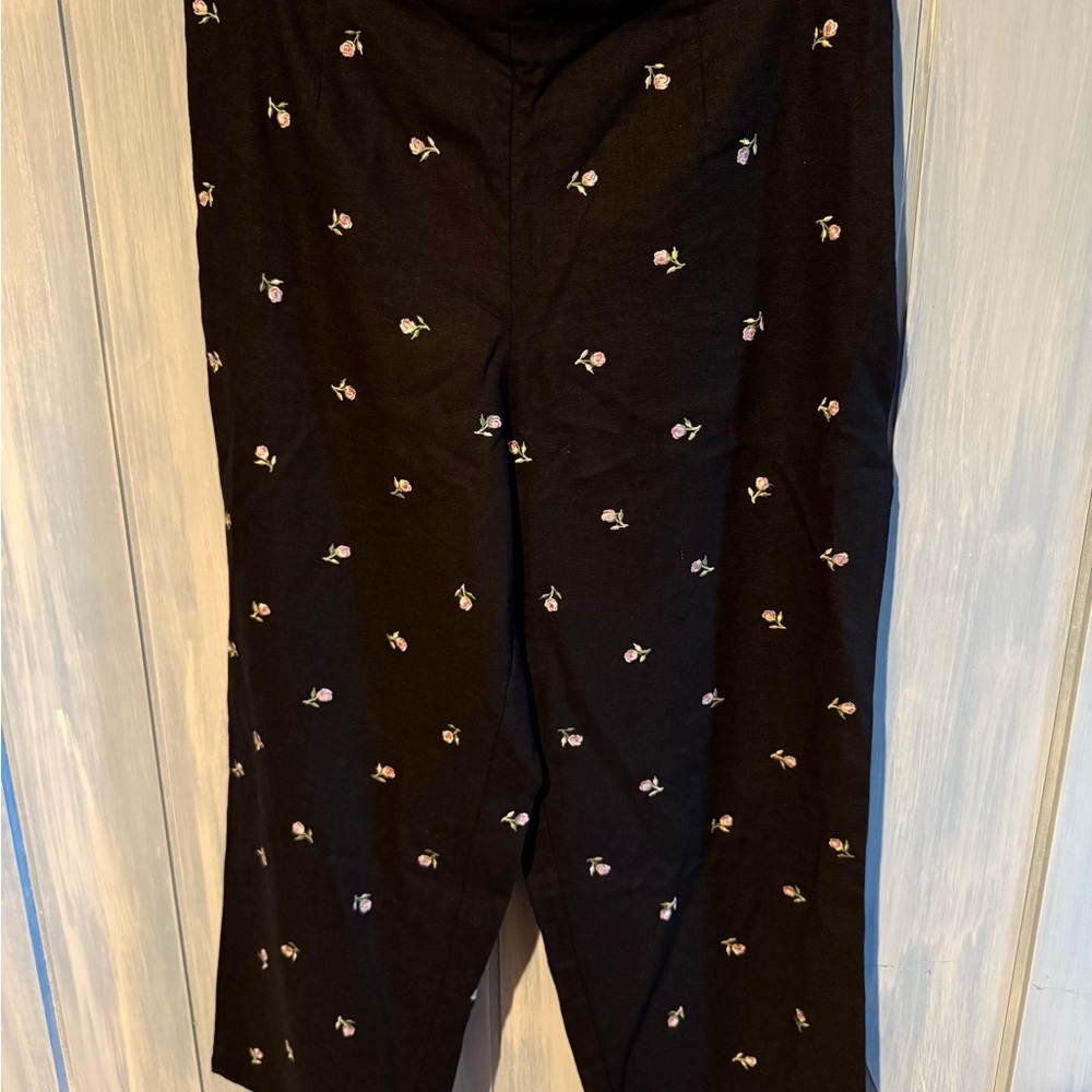 dressbarn Black Capris with Pink Floral Print